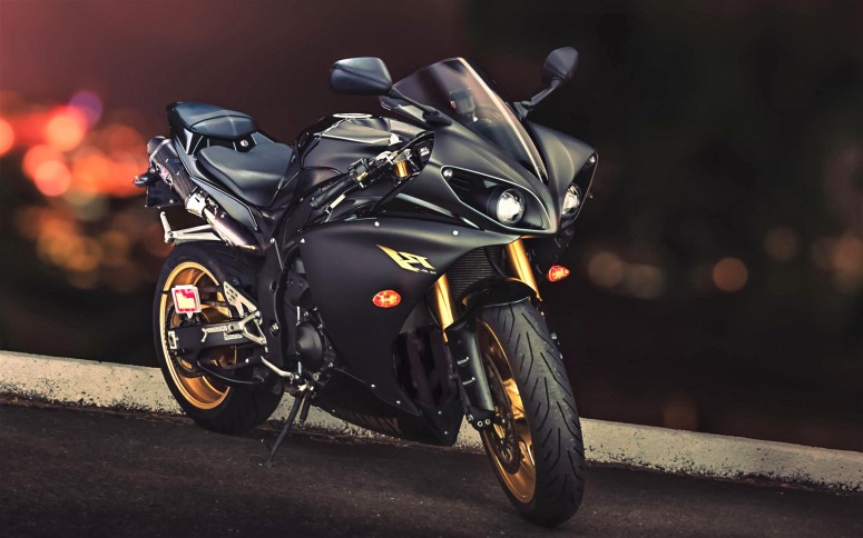 Yamaha-YZF-R1-Sport-Bike-Black-Gold-WallpapersByte-com-3840x2400